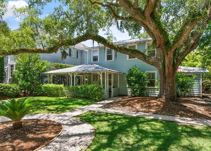 The Porchside Cottage - 1725 Bruce Drive